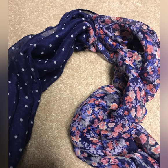 Infinity Scarf - Picture 2 of 2